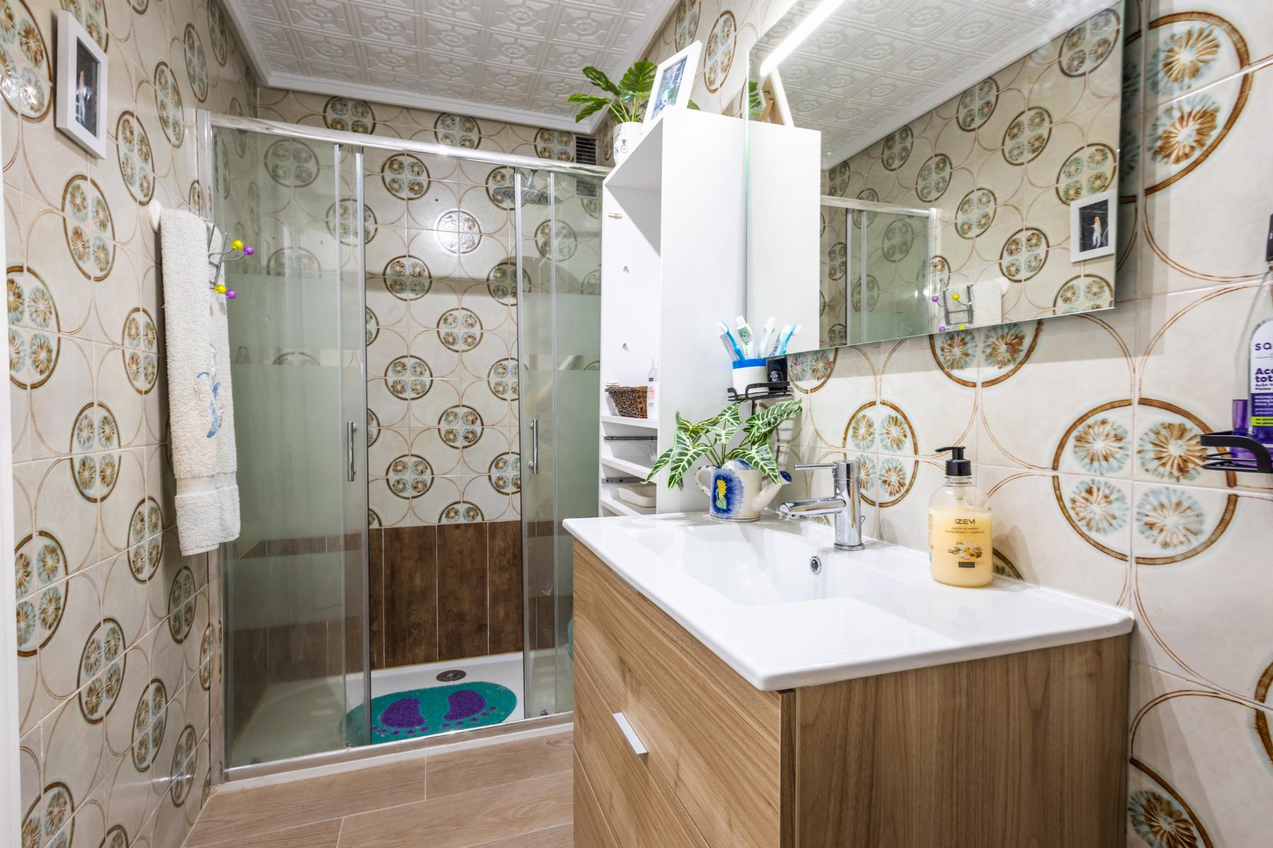 Resale - 2 Bedroom 1 Bathroom Apartamento in Torrevieja - Playa del Acequión - Alicante