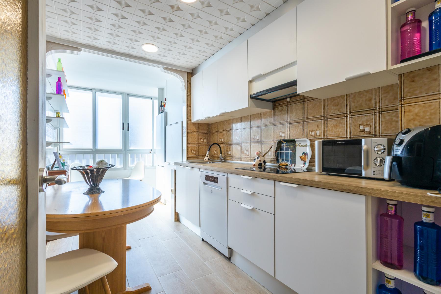 Resale - 2 Bedroom 1 Bathroom Apartamento in Torrevieja - Playa del Acequión - Alicante