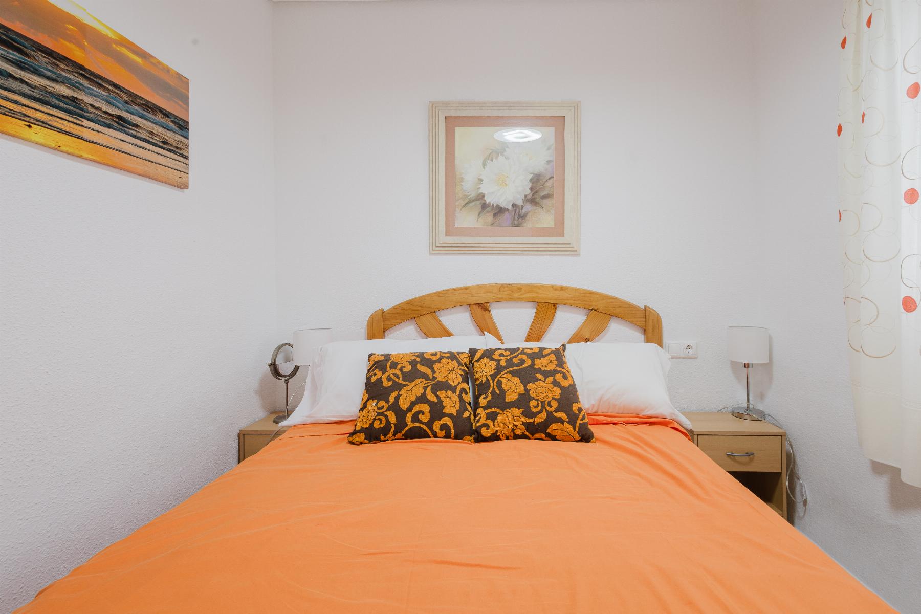 Resale - 2 Bedroom 1 Bathroom Apartamento in Torrevieja - Playa del Acequión - Alicante
