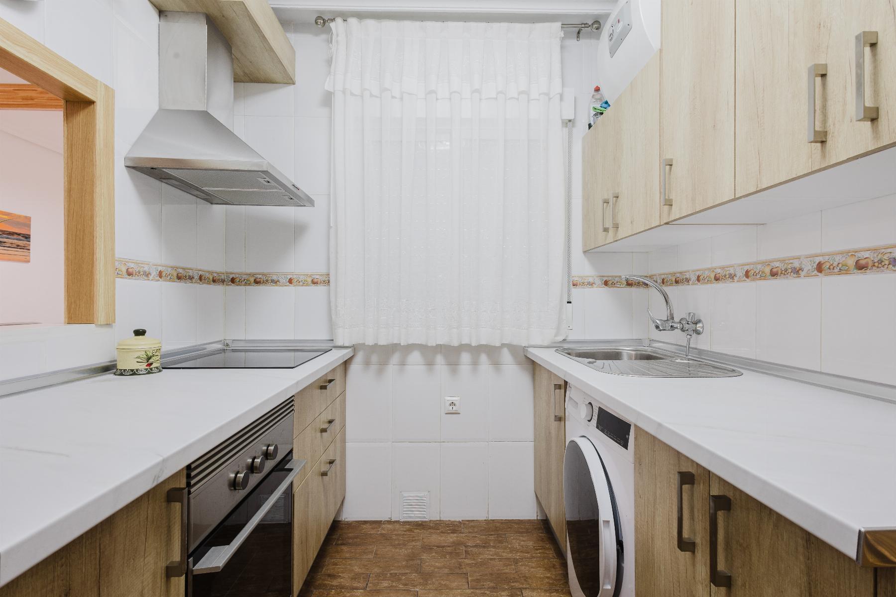 Resale - 2 Bedroom 1 Bathroom Apartamento in Torrevieja - Playa del Acequión - Alicante