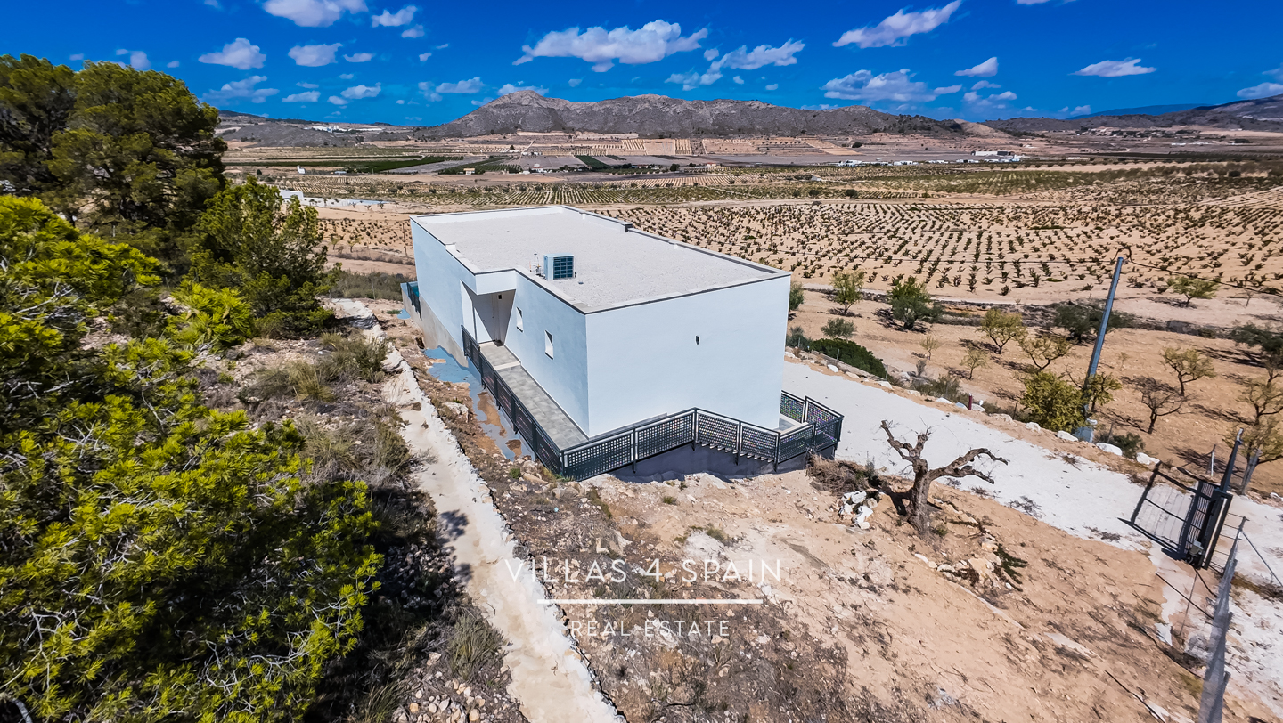 Resale - Copy: 3 bedroom 2 bathroom  build villa with pool and garage - camino del Prado - Alicante