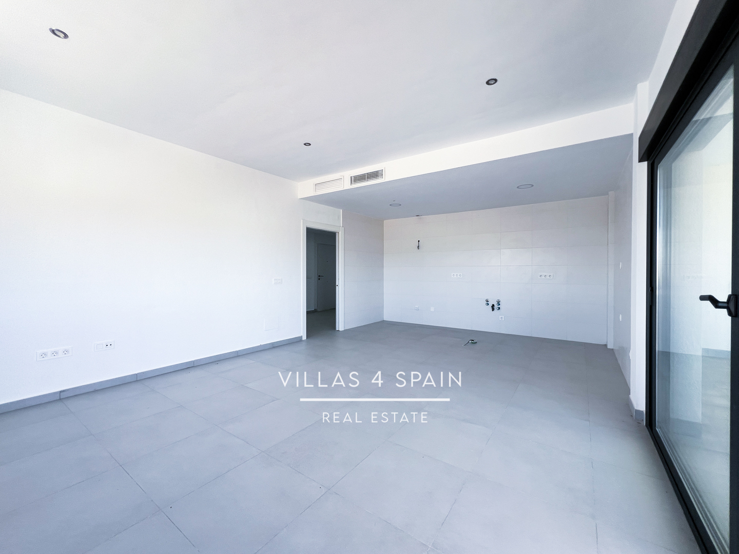 Resale - Copy: 3 bedroom 2 bathroom  build villa with pool and garage - camino del Prado - Alicante