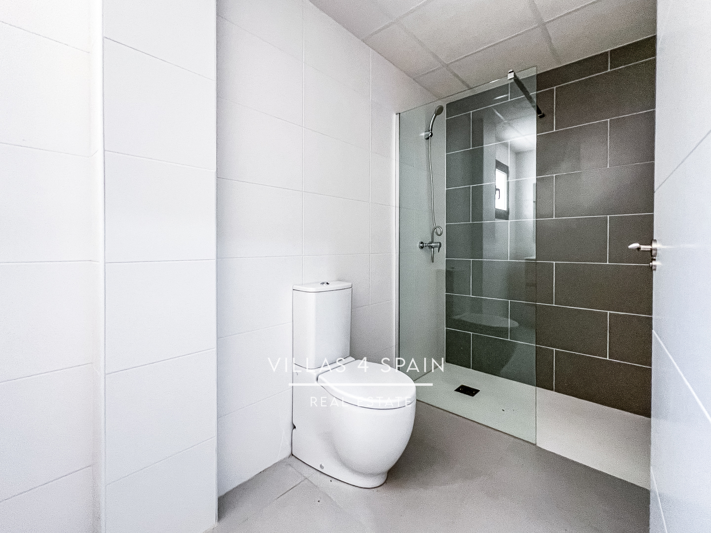 Resale - Copy: 3 bedroom 2 bathroom  build villa with pool and garage - camino del Prado - Alicante