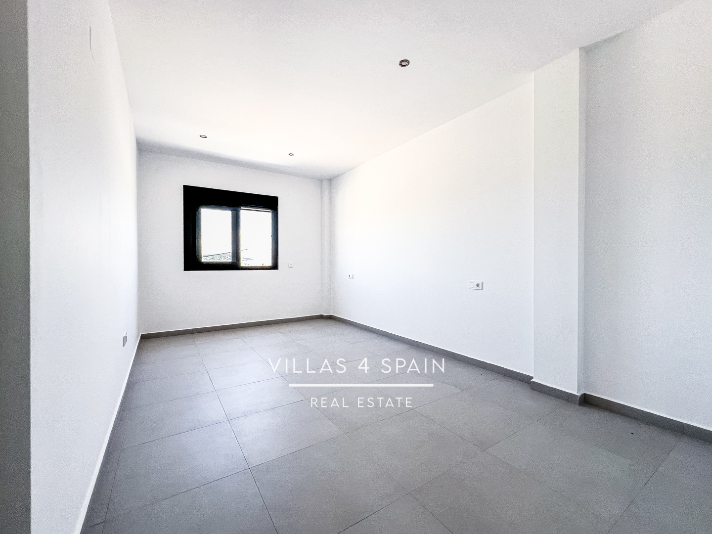 Resale - Copy: 3 bedroom 2 bathroom  build villa with pool and garage - camino del Prado - Alicante