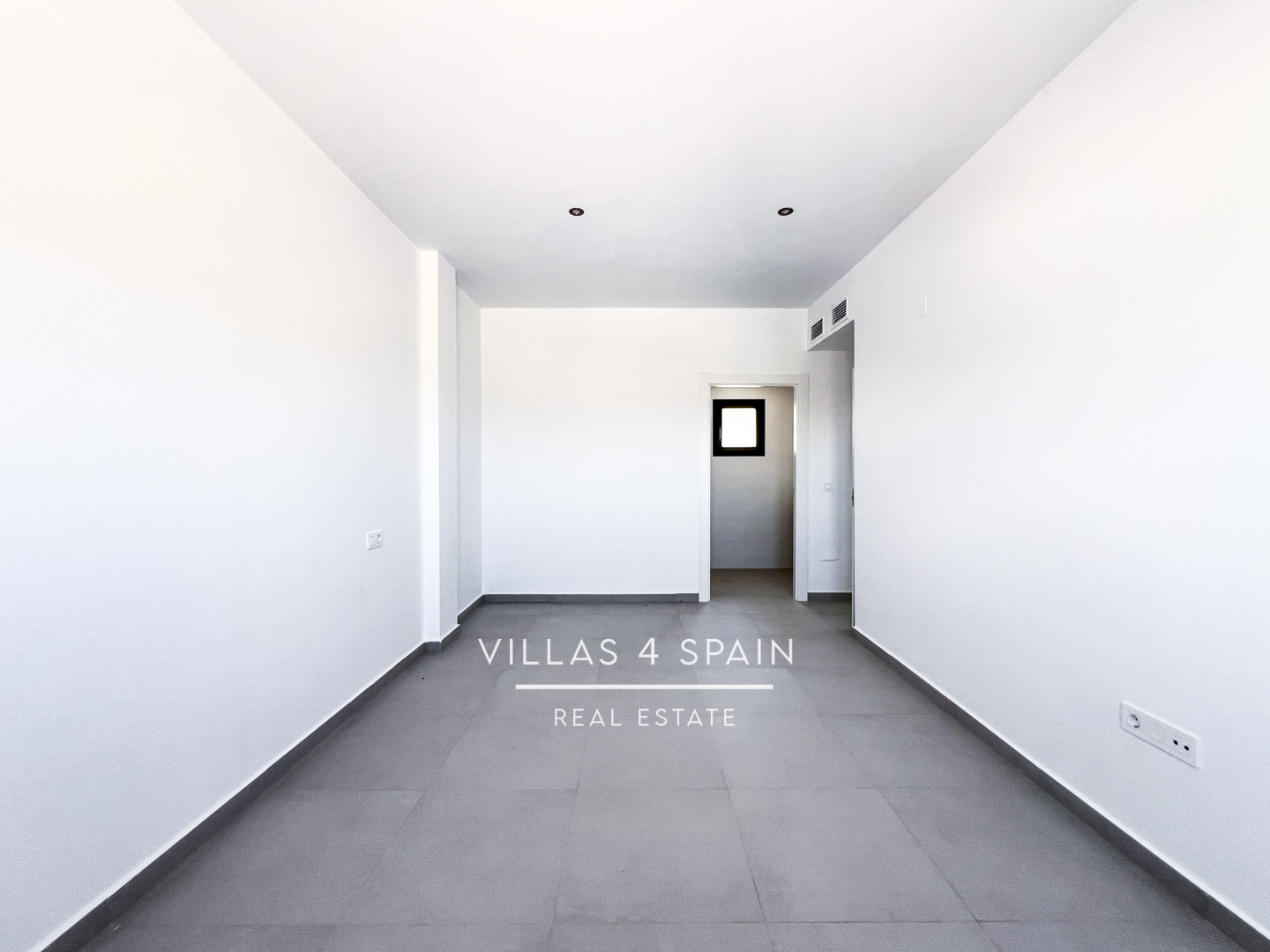 Resale - Copy: 3 bedroom 2 bathroom  build villa with pool and garage - camino del Prado - Alicante