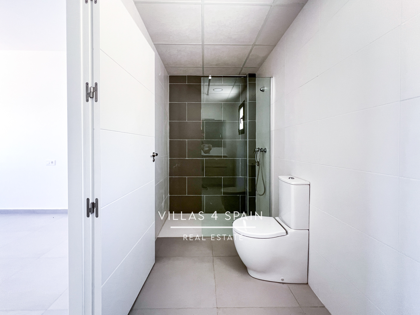 Resale - Copy: 3 bedroom 2 bathroom  build villa with pool and garage - camino del Prado - Alicante