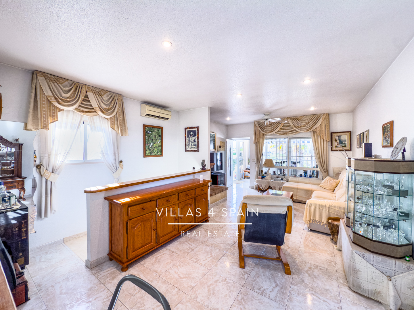 Resale - Copy: 4 Bedroom 3 Bathroom Villa In ciudad quesada La Marquesa Golf Course - av. del recorral  - Alicante