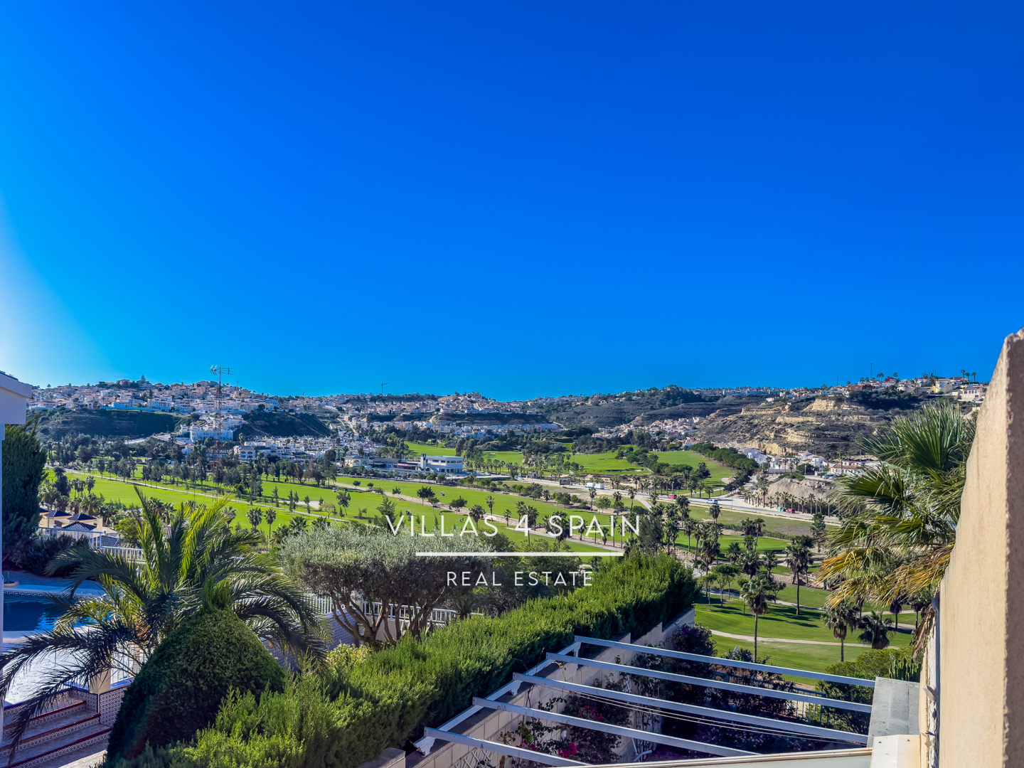 Resale - Copy: 4 Bedroom 3 Bathroom Villa In ciudad quesada La Marquesa Golf Course - av. del recorral  - Alicante