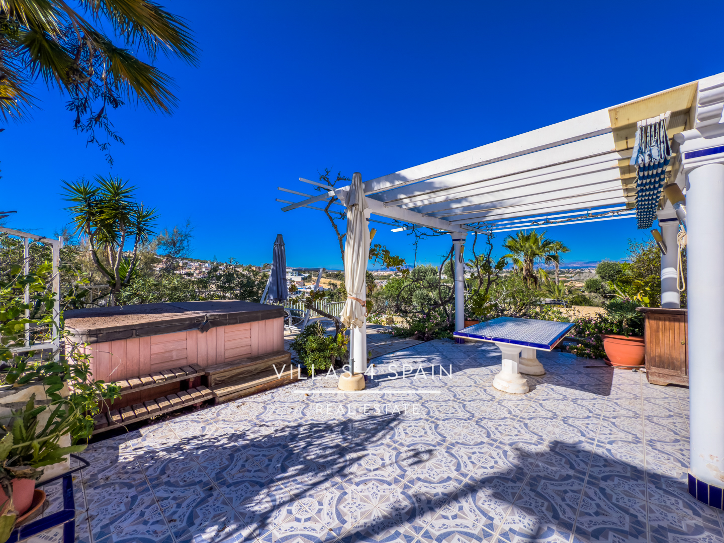 Resale - Copy: 4 Bedroom 3 Bathroom Villa In ciudad quesada La Marquesa Golf Course - av. del recorral  - Alicante