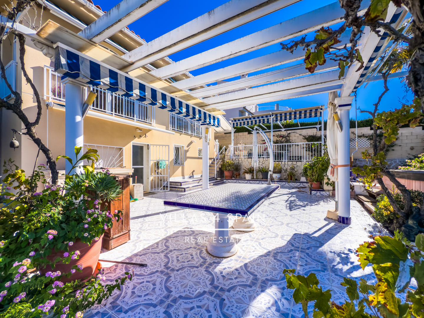 Resale - Copy: 4 Bedroom 3 Bathroom Villa In ciudad quesada La Marquesa Golf Course - av. del recorral  - Alicante