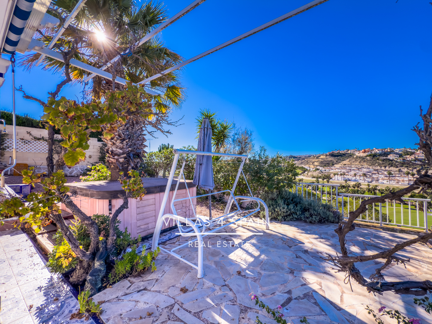 Resale - Copy: 4 Bedroom 3 Bathroom Villa In ciudad quesada La Marquesa Golf Course - av. del recorral  - Alicante