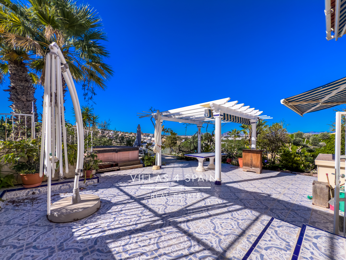 Resale - Copy: 4 Bedroom 3 Bathroom Villa In ciudad quesada La Marquesa Golf Course - av. del recorral  - Alicante