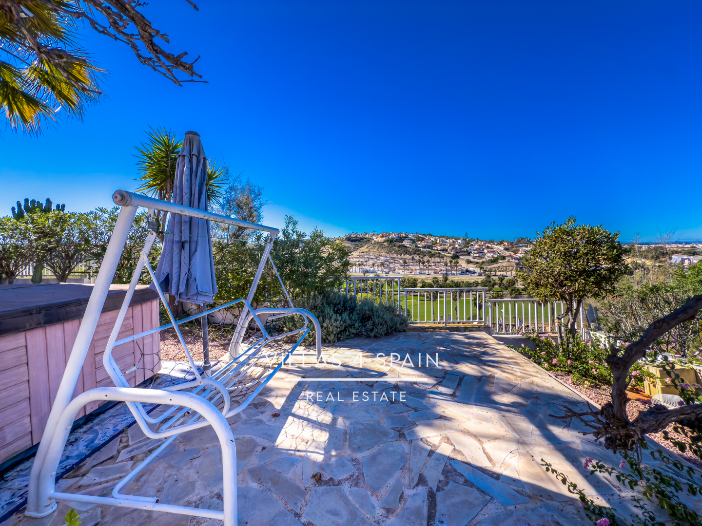 Resale - Copy: 4 Bedroom 3 Bathroom Villa In ciudad quesada La Marquesa Golf Course - av. del recorral  - Alicante