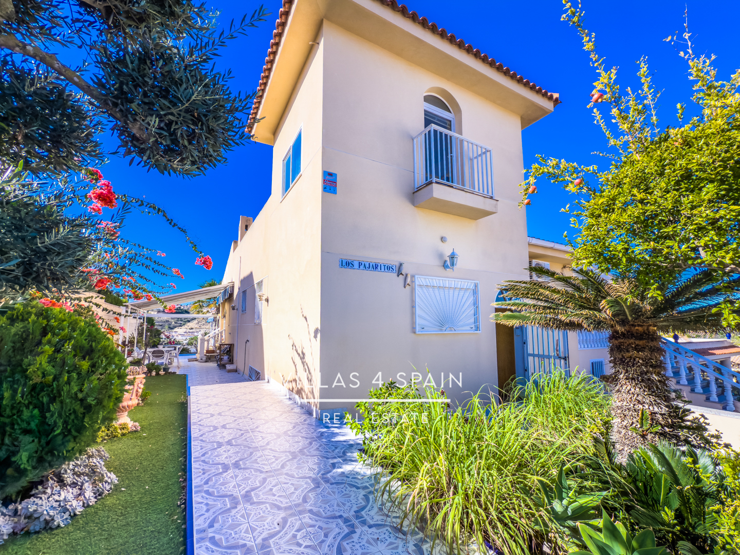 Resale - Copy: 4 Bedroom 3 Bathroom Villa In ciudad quesada La Marquesa Golf Course - av. del recorral  - Alicante