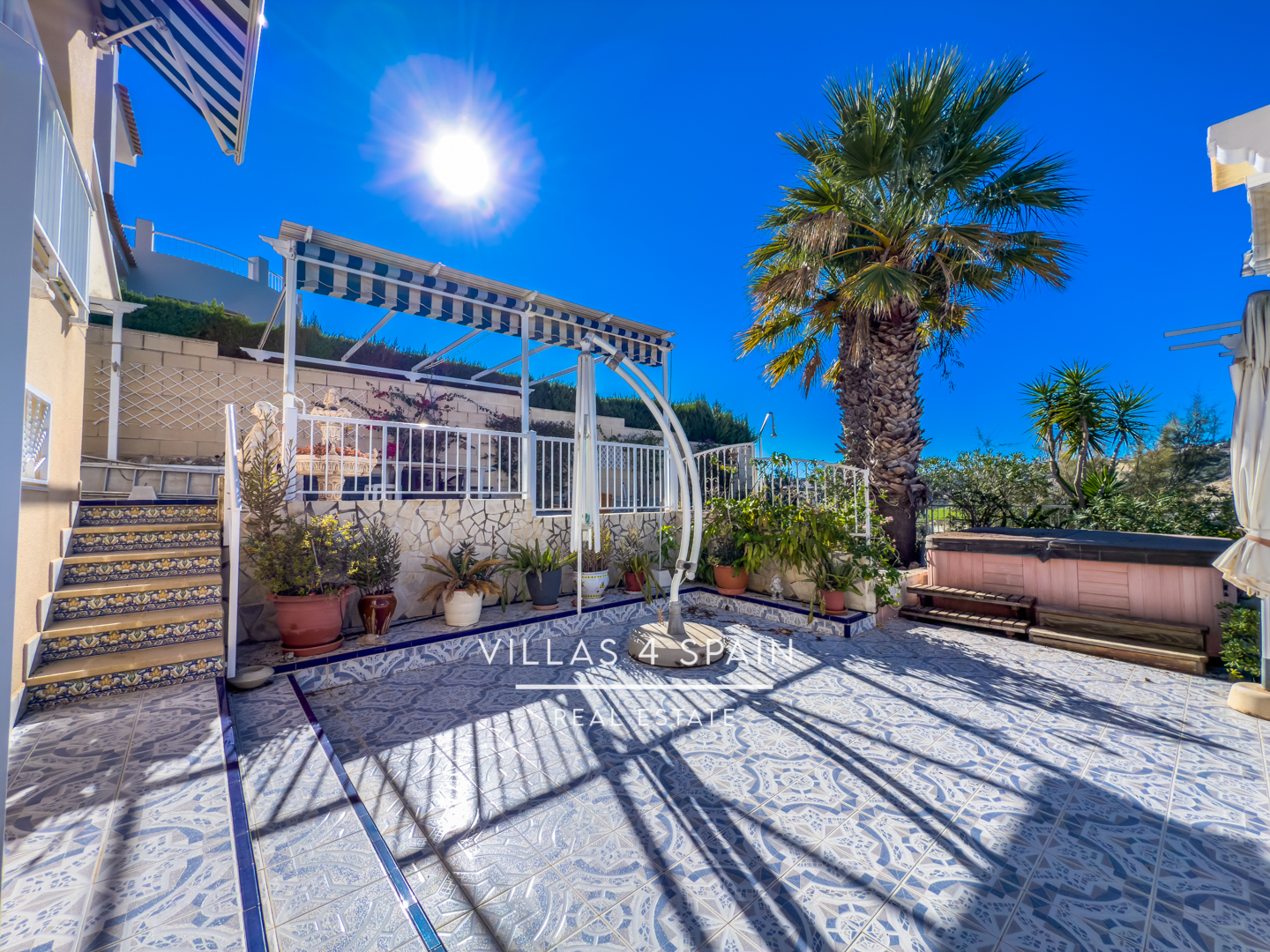 Resale - Copy: 4 Bedroom 3 Bathroom Villa In ciudad quesada La Marquesa Golf Course - av. del recorral  - Alicante