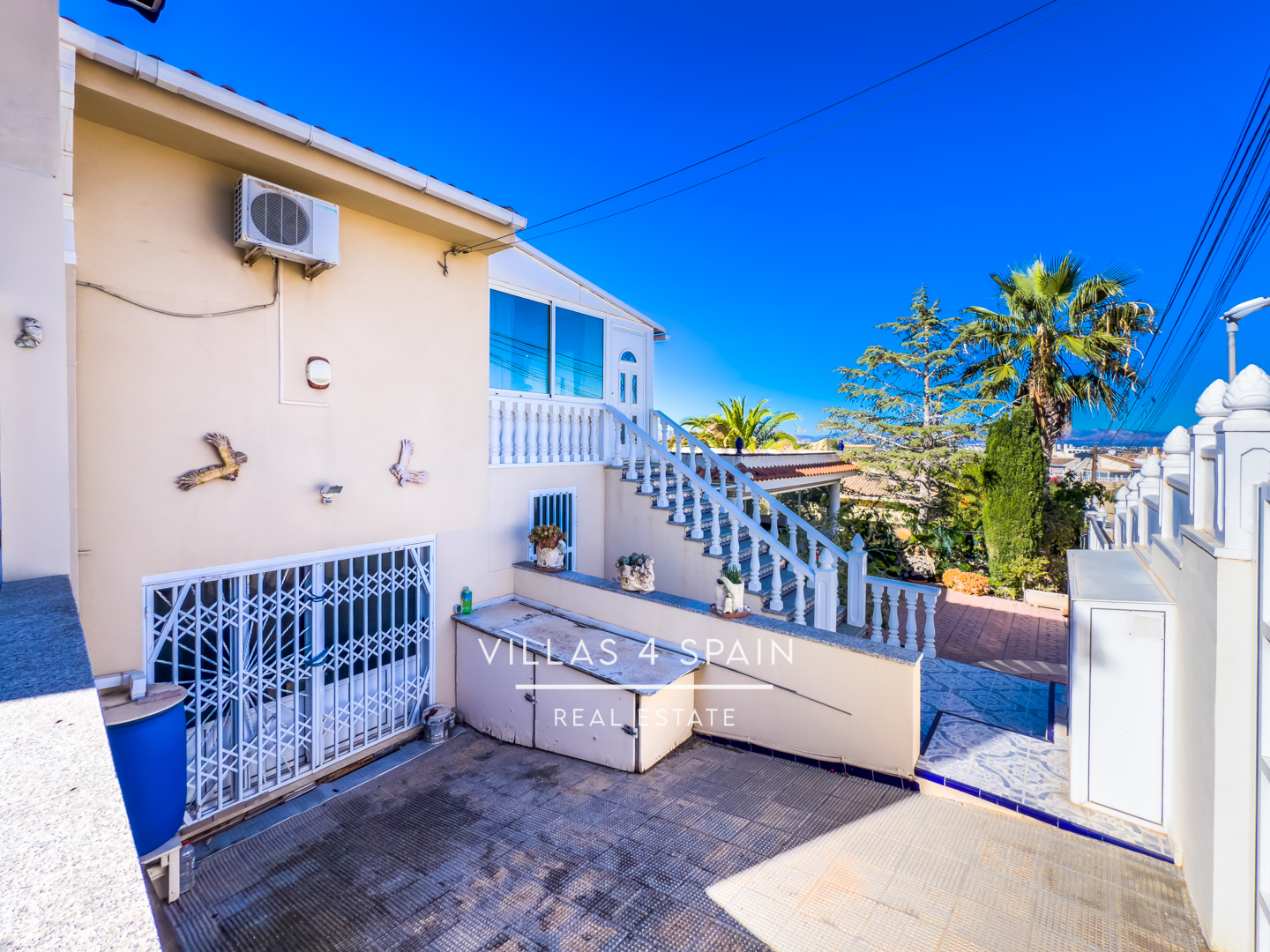 Resale - Copy: 4 Bedroom 3 Bathroom Villa In ciudad quesada La Marquesa Golf Course - av. del recorral  - Alicante