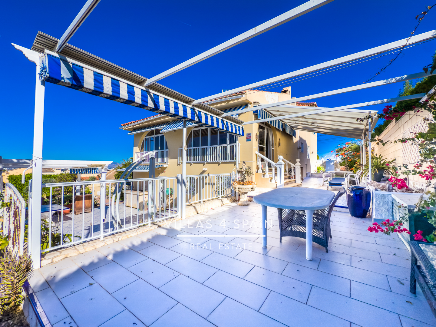 Resale - Copy: 4 Bedroom 3 Bathroom Villa In ciudad quesada La Marquesa Golf Course - av. del recorral  - Alicante