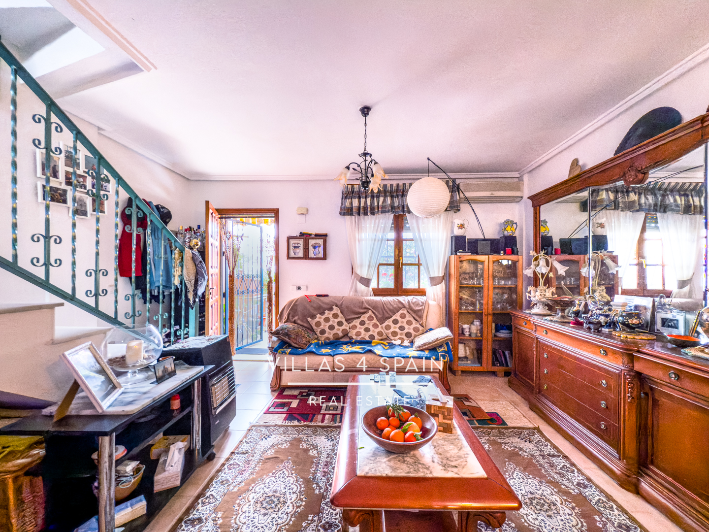 Resale - Copy: 2 Bed 2 Bath townhouse  with a front garden and Lake View in Ciudad Quesada Lo Pepin - avenida de españa - Alicante