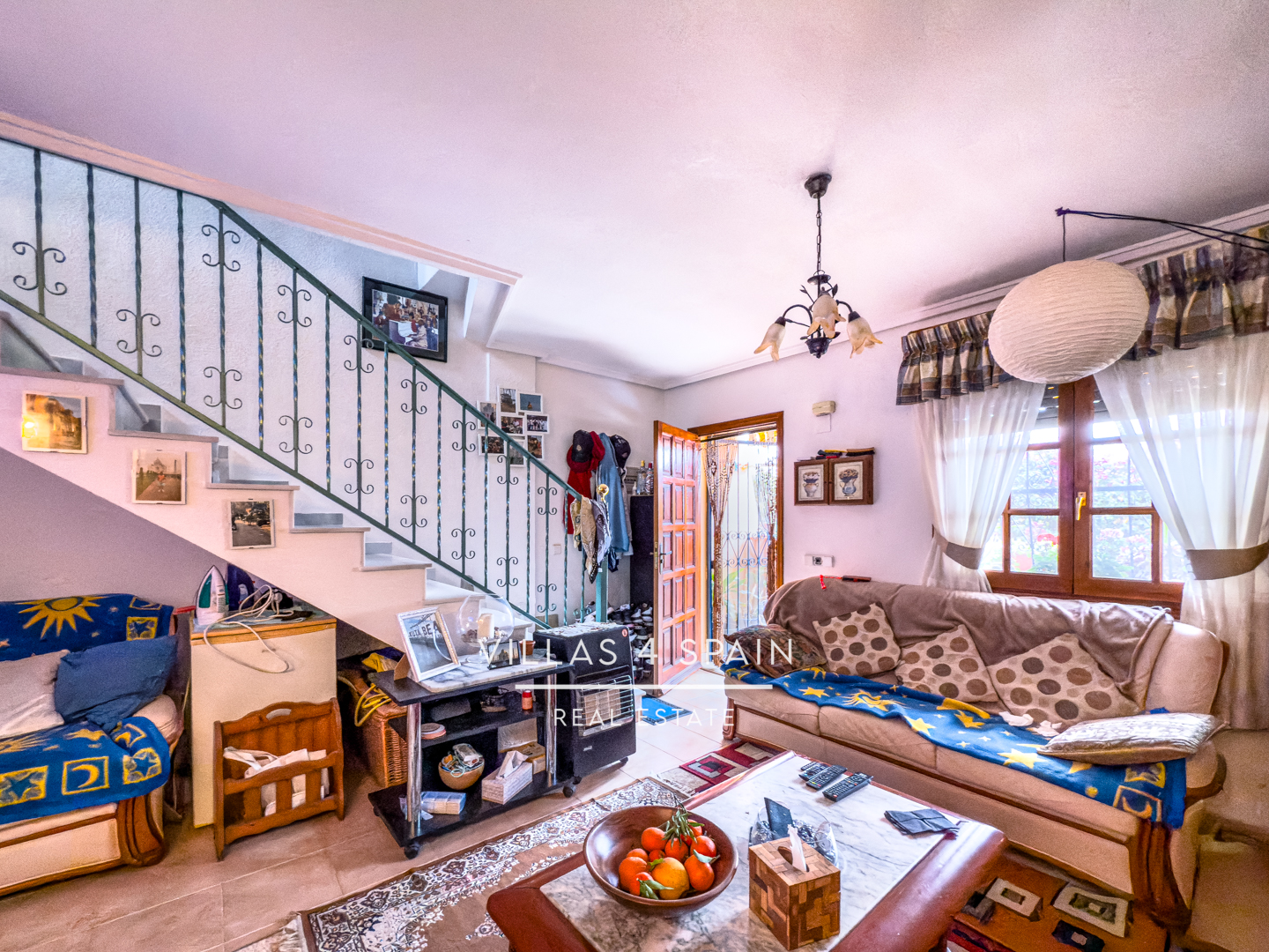 Resale - Copy: 2 Bed 2 Bath townhouse  with a front garden and Lake View in Ciudad Quesada Lo Pepin - avenida de españa - Alicante