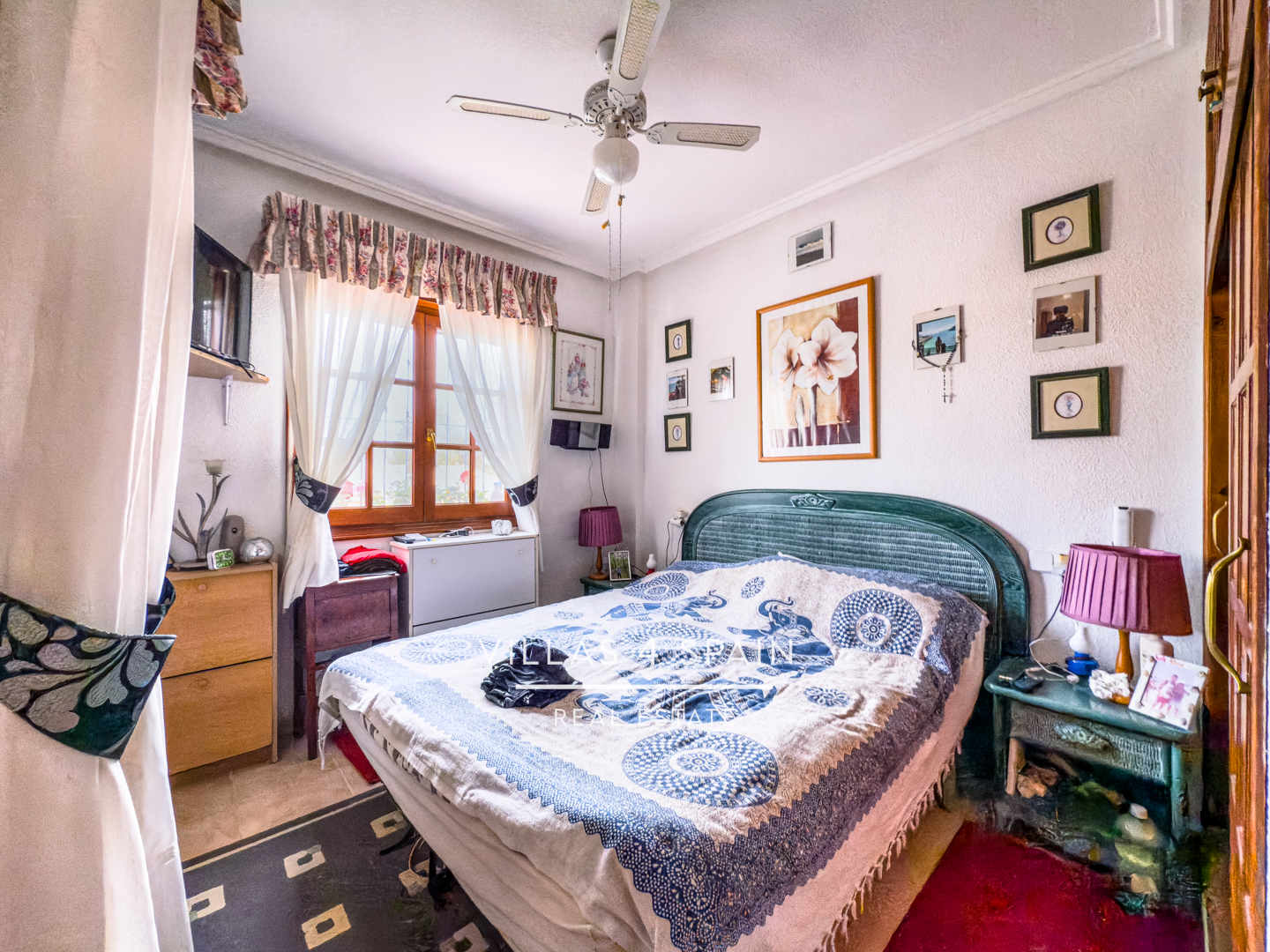 Resale - Copy: 2 Bed 2 Bath townhouse  with a front garden and Lake View in Ciudad Quesada Lo Pepin - avenida de españa - Alicante