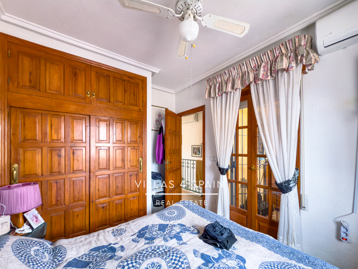 Resale - Copy: 2 Bed 2 Bath townhouse  with a front garden and Lake View in Ciudad Quesada Lo Pepin - avenida de españa - Alicante