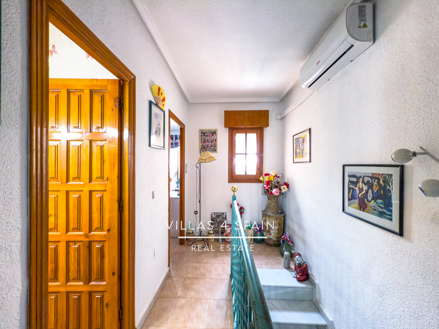 Resale - Copy: 2 Bed 2 Bath townhouse  with a front garden and Lake View in Ciudad Quesada Lo Pepin - avenida de españa - Alicante