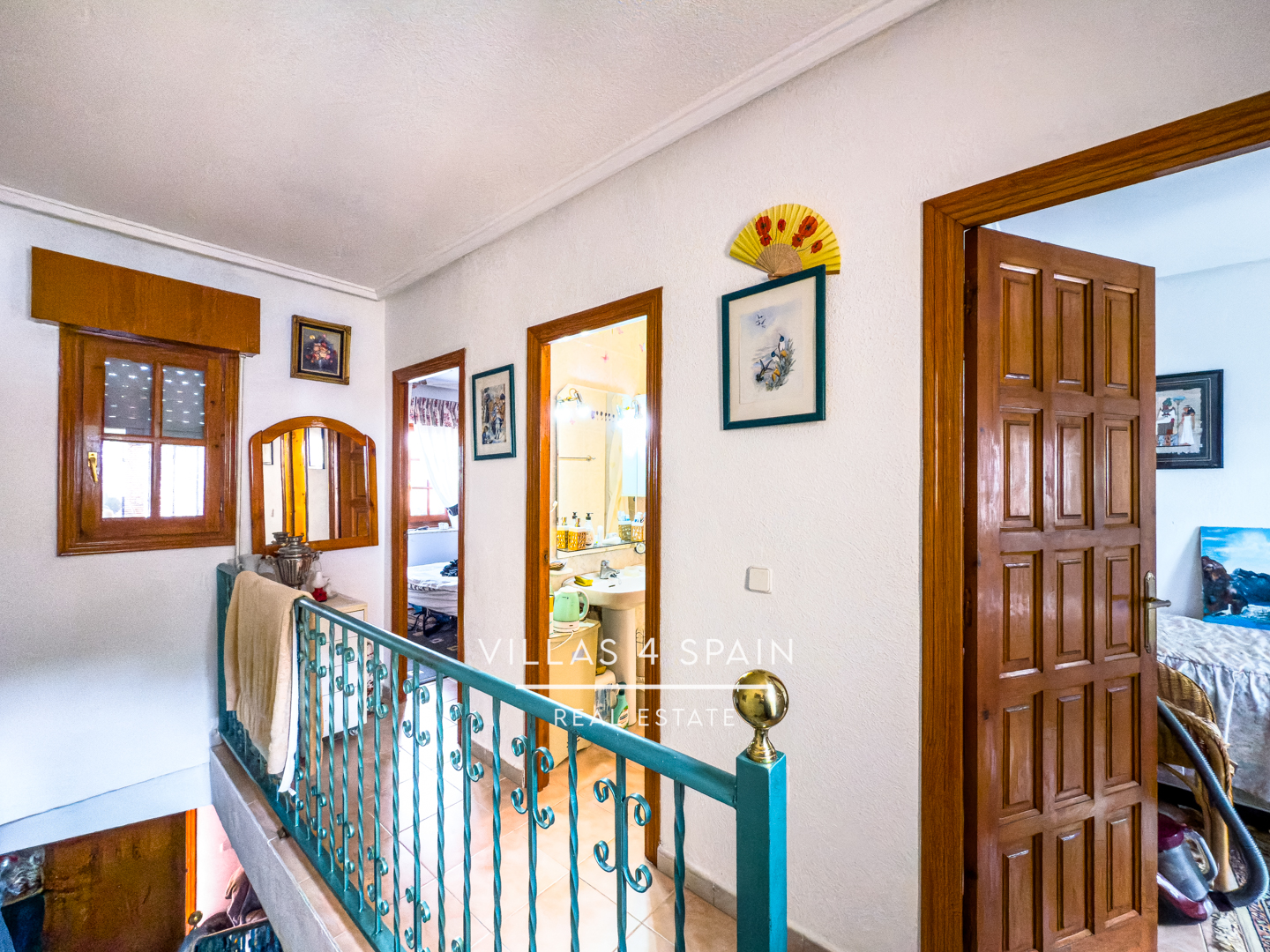 Resale - Copy: 2 Bed 2 Bath townhouse  with a front garden and Lake View in Ciudad Quesada Lo Pepin - avenida de españa - Alicante