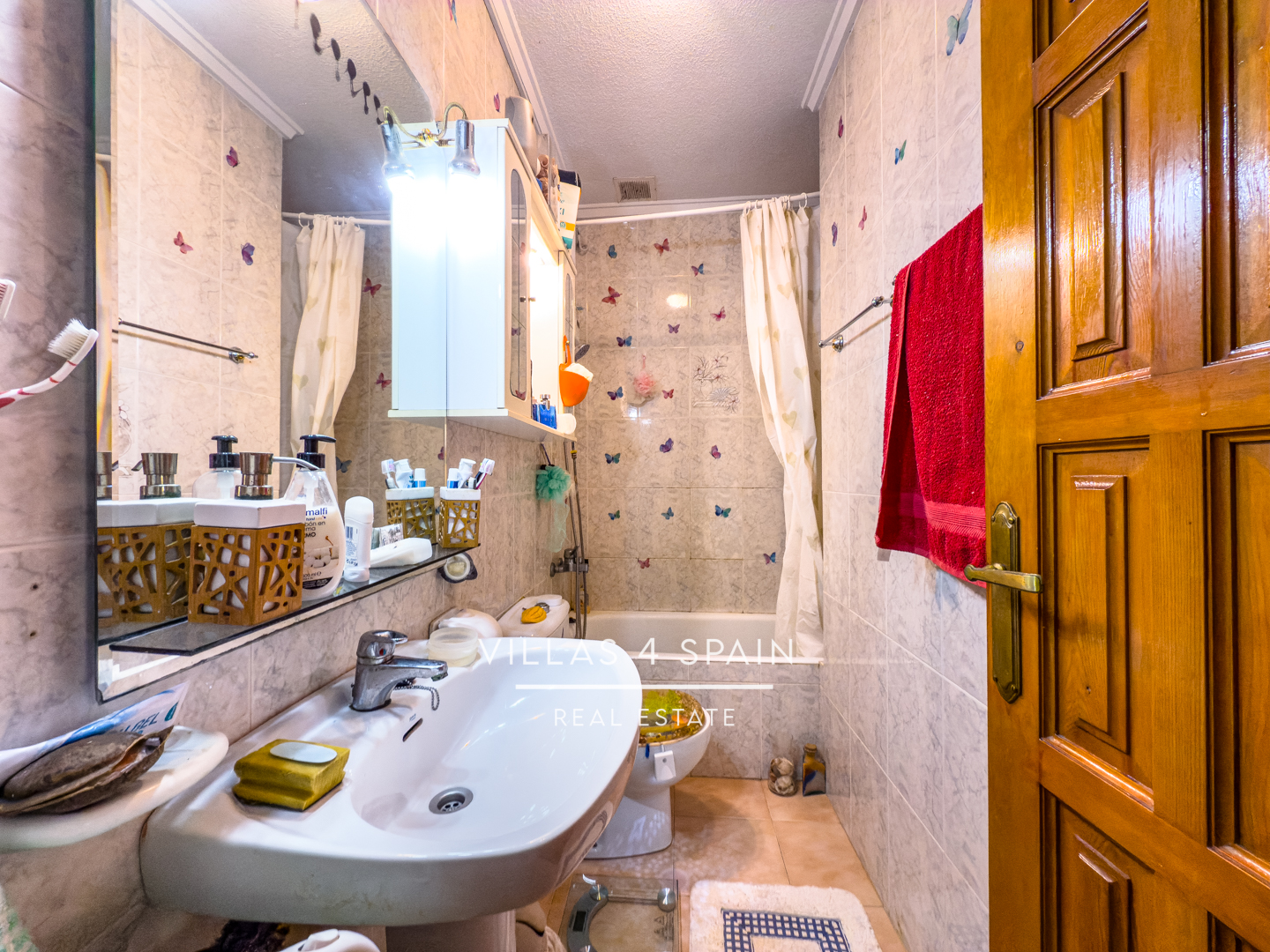 Resale - Copy: 2 Bed 2 Bath townhouse  with a front garden and Lake View in Ciudad Quesada Lo Pepin - avenida de españa - Alicante