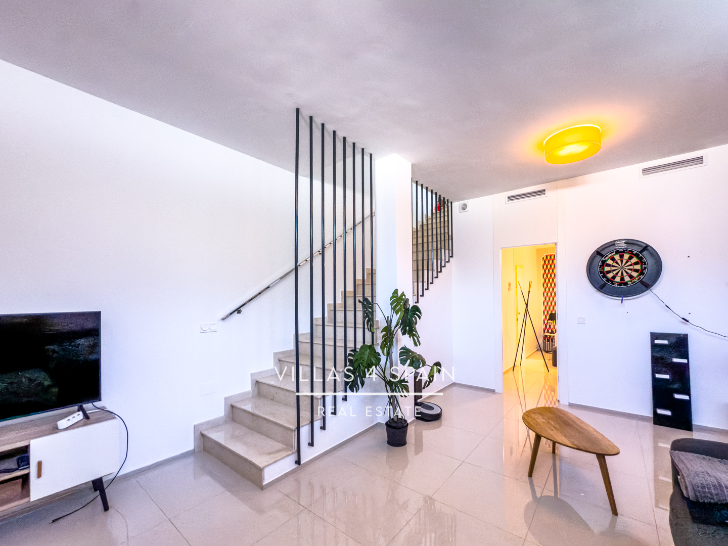 Resale - Copy: 3 Bedroom 3 Bathroom Corner Plot with Community Pool in Ciudad Quesada - Av. del Salvador - Alicante