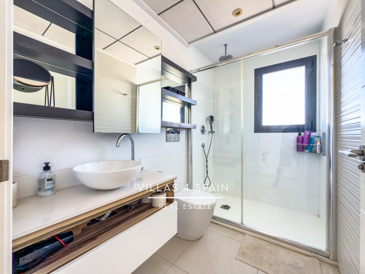 Resale - Copy: 3 Bedroom 3 Bathroom Corner Plot with Community Pool in Ciudad Quesada - Av. del Salvador - Alicante