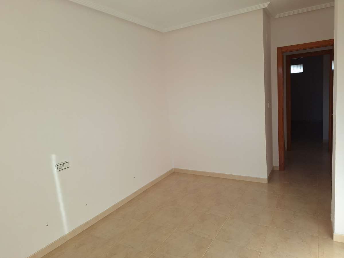 Resale - 3 Bedroom 2 Bathroom Apartment in Villamartín -  - Alicante