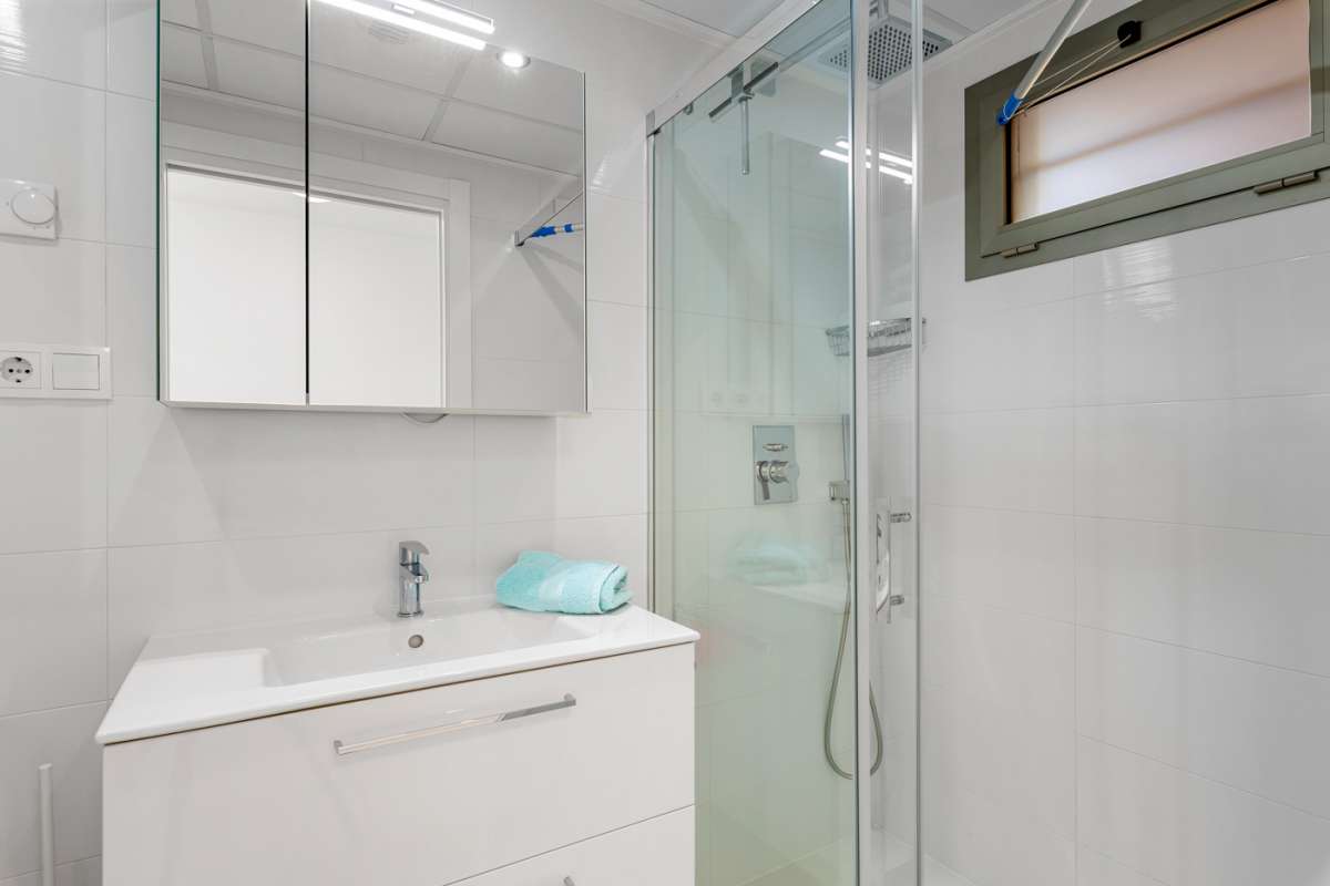 Resale - 2 Bedroom 2 Bathroom Apartment in Villamartín -  - Alicante