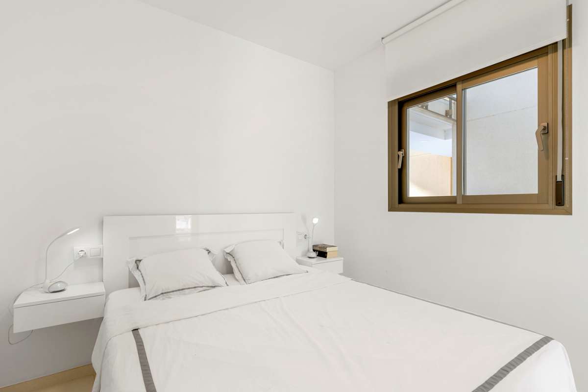 Resale - 2 Bedroom 2 Bathroom Apartment in Villamartín -  - Alicante