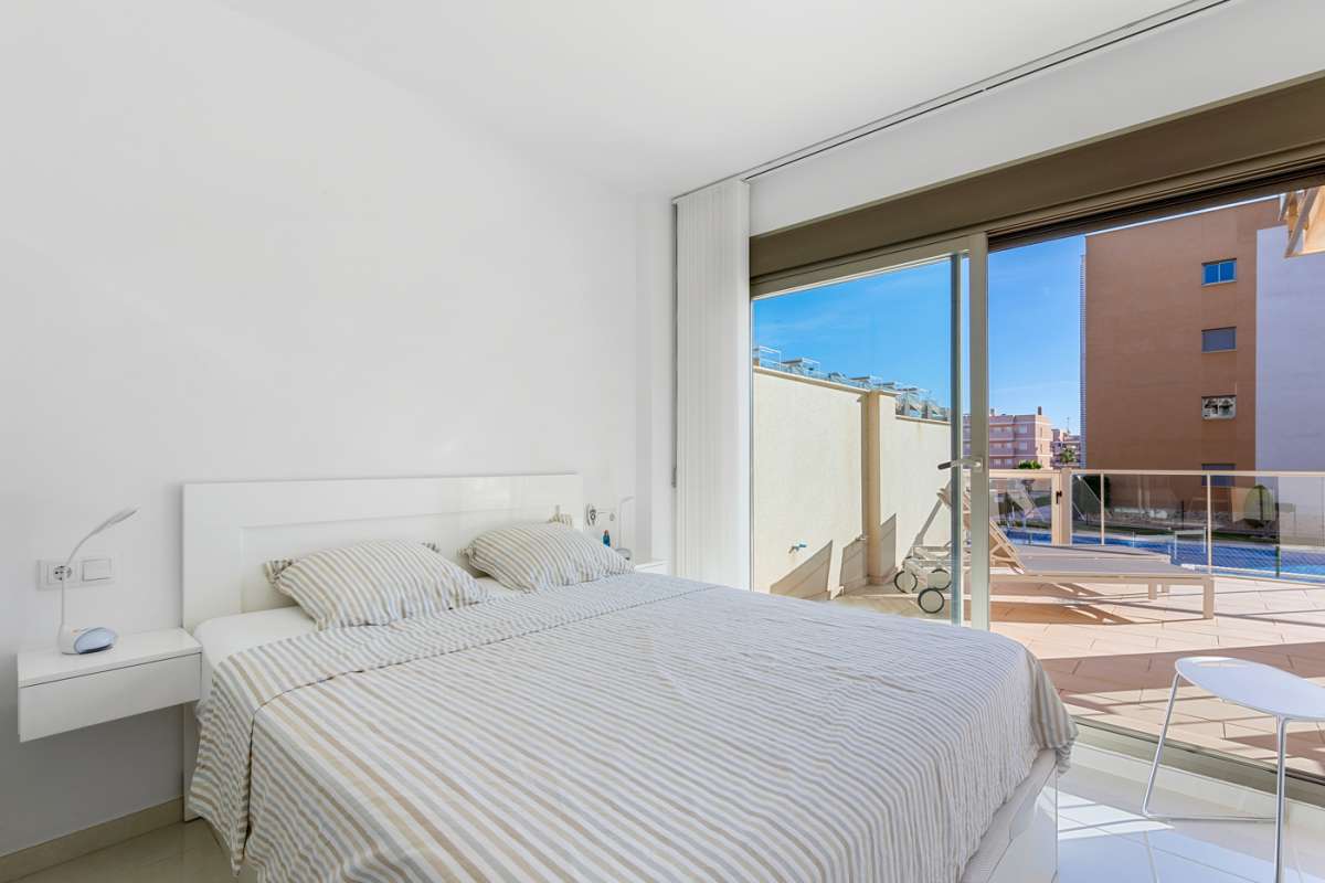 Resale - 2 Bedroom 2 Bathroom Apartment in Villamartín -  - Alicante
