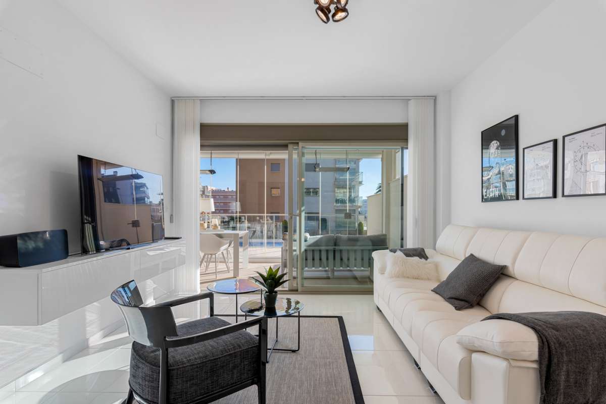 Resale - 2 Bedroom 2 Bathroom Apartment in Villamartín -  - Alicante