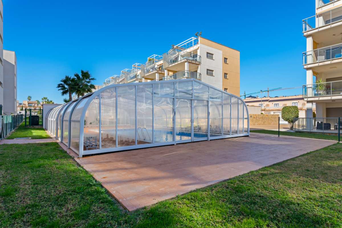 Resale - 2 Bedroom 2 Bathroom Apartment in Villamartín -  - Alicante