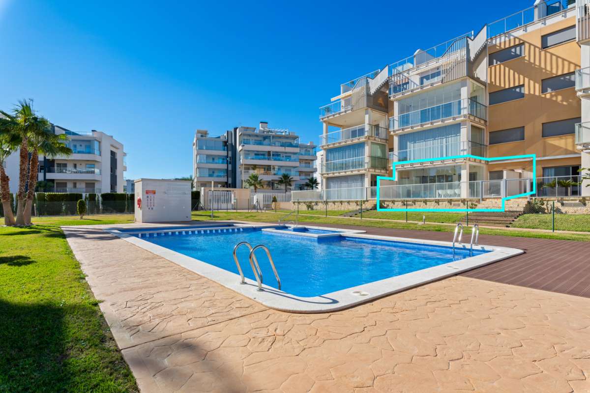 Resale - 2 Bedroom 2 Bathroom Apartment in Villamartín -  - Alicante