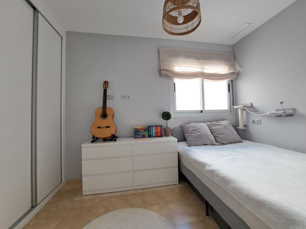 Resale - 3 Bedroom 2 Bathroom Apartment in Villamartín -  - Alicante
