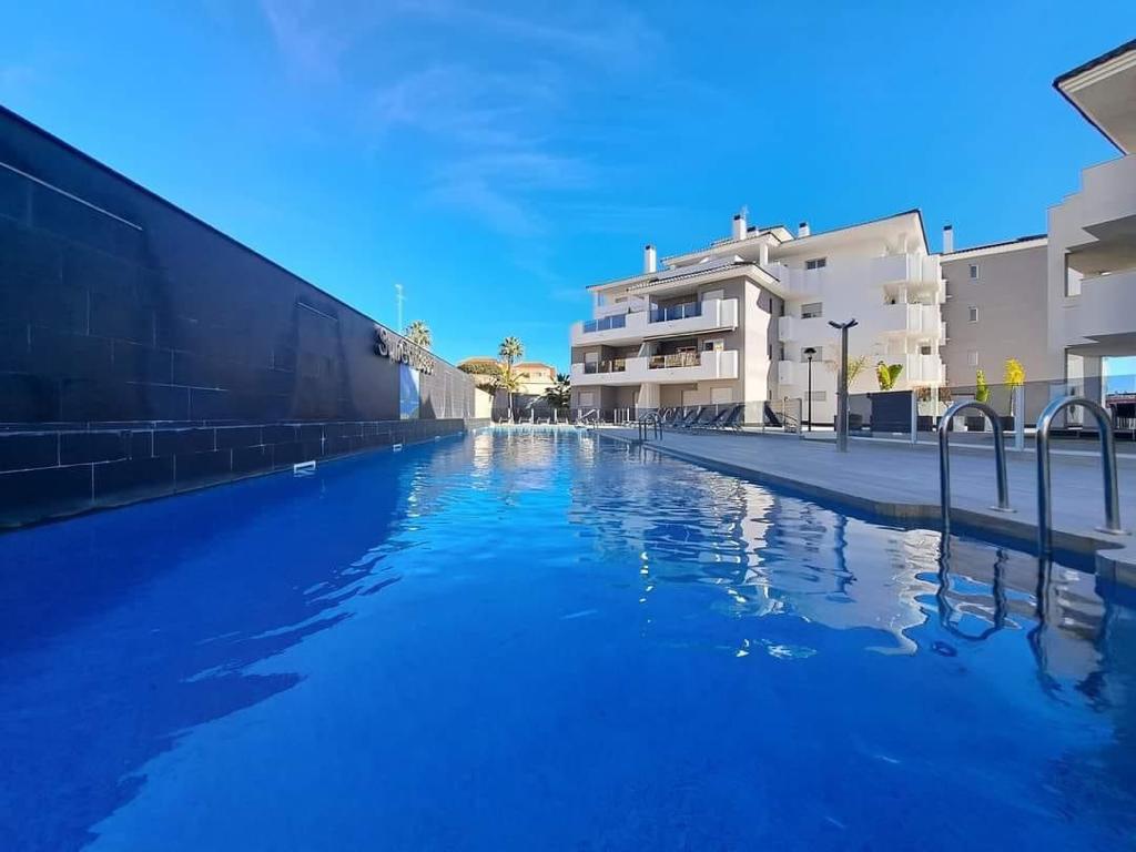 Resale - 3 Bedroom 2 Bathroom Apartment in Villamartín -  - Alicante