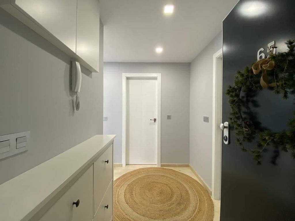 Resale - 3 Bedroom 2 Bathroom Apartment in Villamartín -  - Alicante