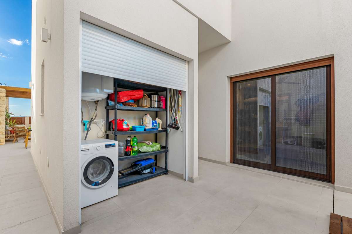 Resale - 3 Bedroom 2 Bathroom Villa in Benijófar -  - Alicante