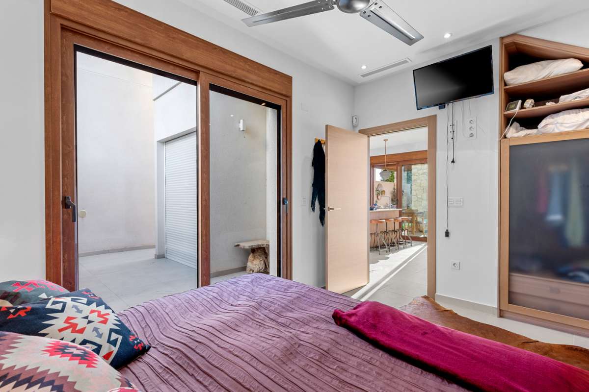 Resale - 3 Bedroom 2 Bathroom Villa in Benijófar -  - Alicante