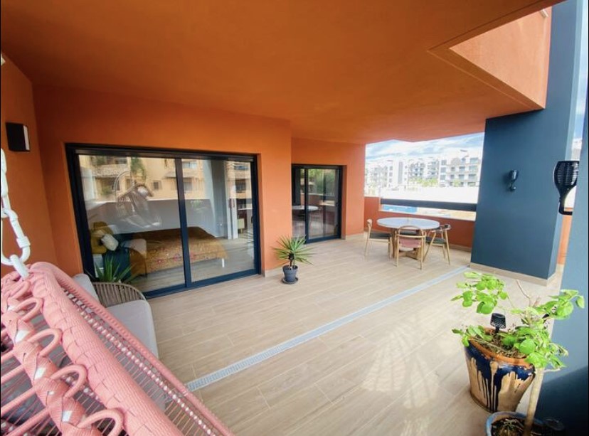 Resale - 2 Bedroom 2 Bathroom Apartment in Villamartín -  - Alicante