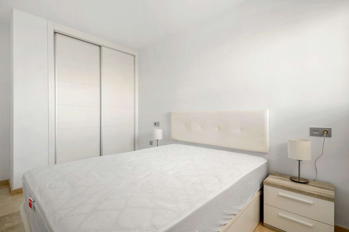 Resale - 3 Bedroom 2 Bathroom Apartment in Villamartín -  - Alicante