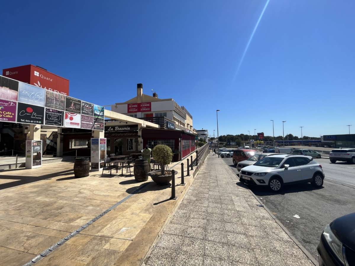 Resale - Commercial in Dehesa de Campoamor -  - Alicante