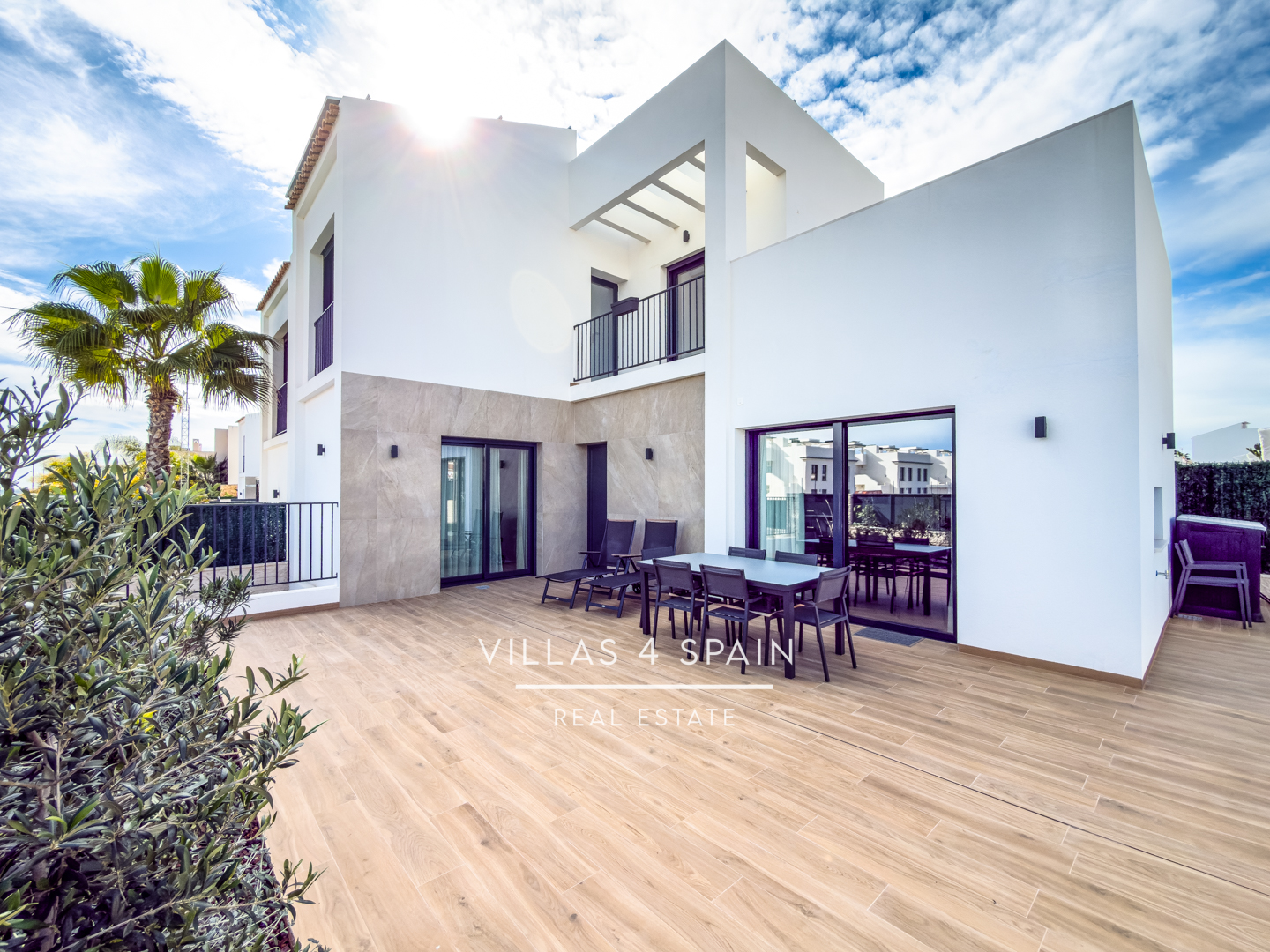Resale - 4/5 bed 3 bath modern villa in Ciudad Quesada - c numero 8 - Alicante