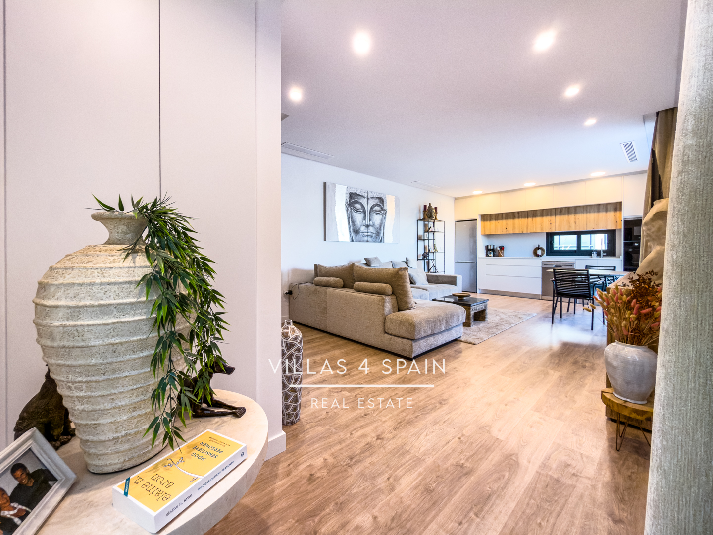 Resale - 4/5 bed 3 bath modern villa in Ciudad Quesada - c numero 8 - Alicante