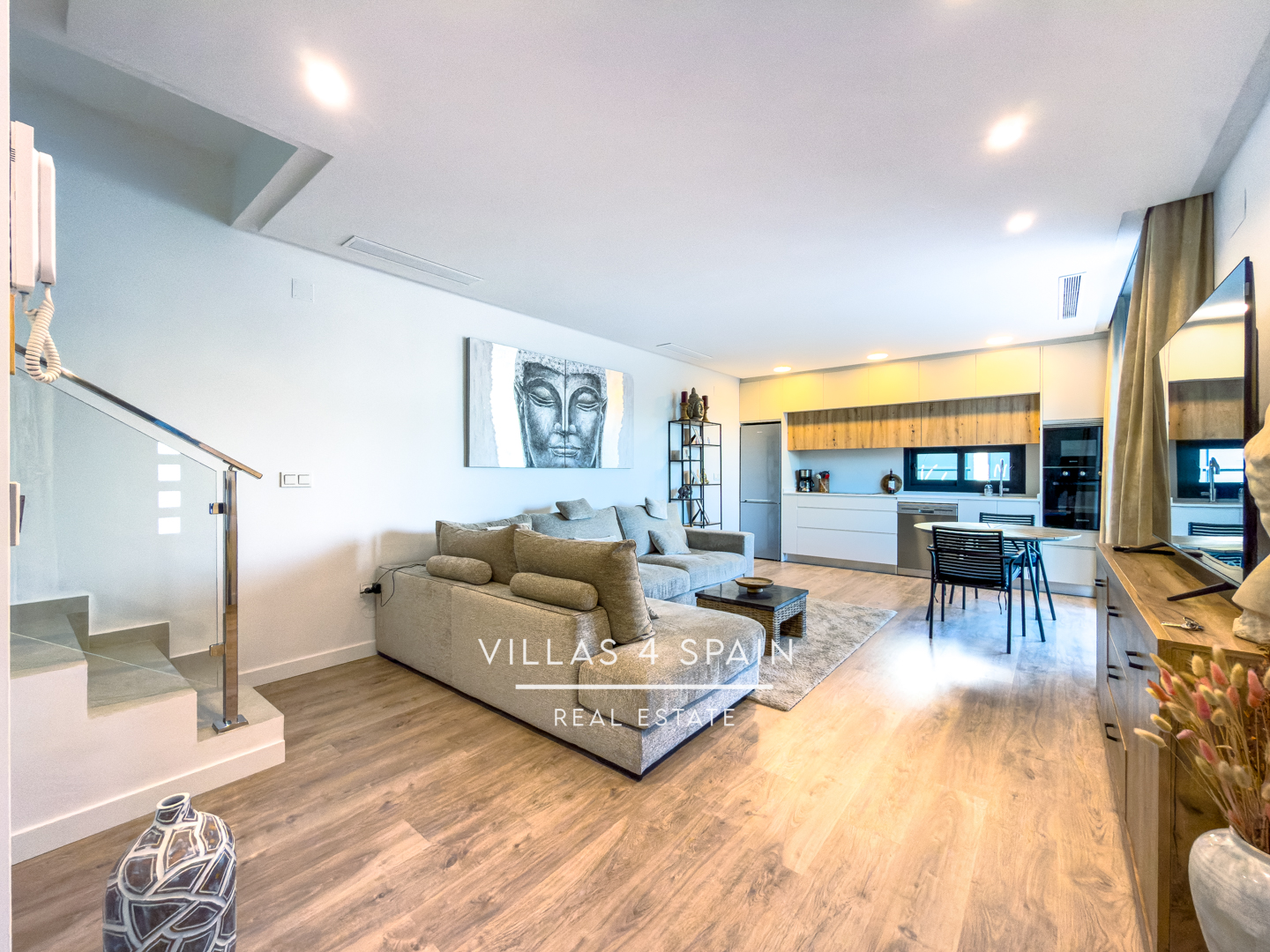 Resale - 4/5 bed 3 bath modern villa in Ciudad Quesada - c numero 8 - Alicante