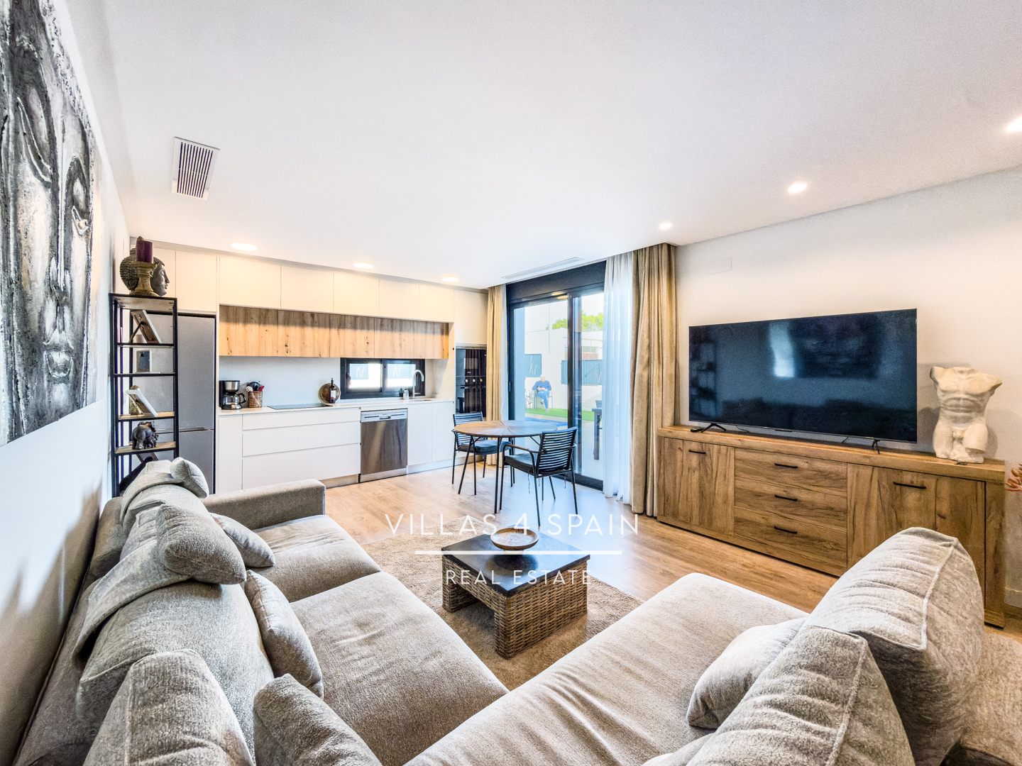 Resale - 4/5 bed 3 bath modern villa in Ciudad Quesada - c numero 8 - Alicante