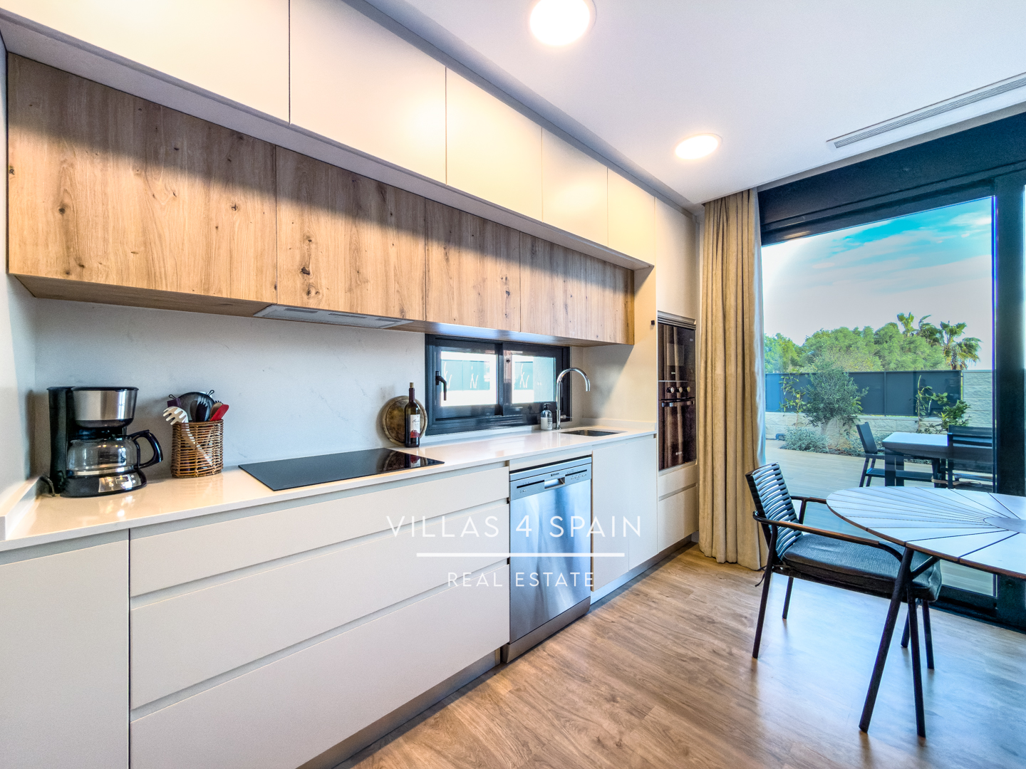 Resale - 4/5 bed 3 bath modern villa in Ciudad Quesada - c numero 8 - Alicante